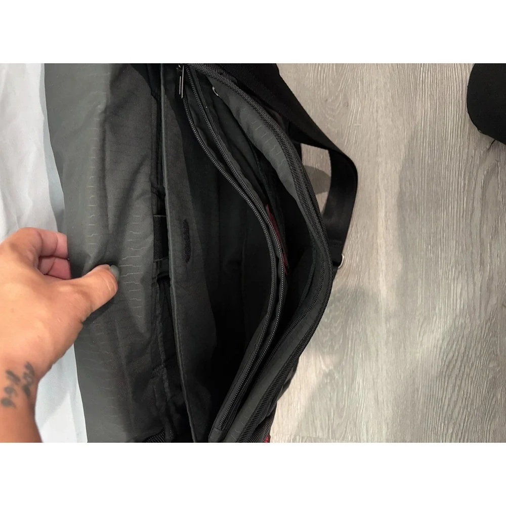 Tumi T-Tech Black Ballistic Nylon Laptop Computer Messenger Bag Crossbody Strap